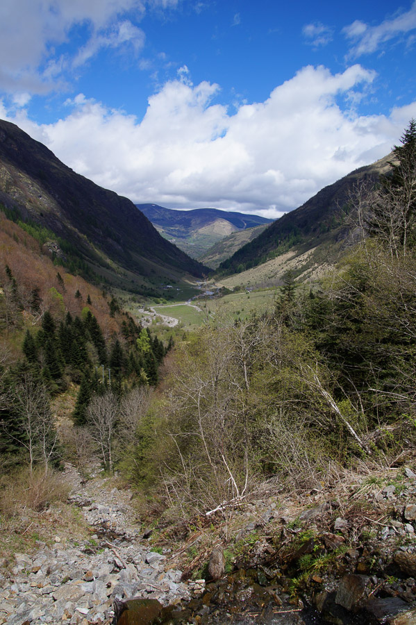 Sentier vers le lac D'Oo