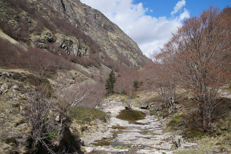 Sentier vers le lac D'Oo
