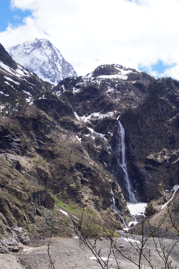 Sentier vers le lac D'Oo