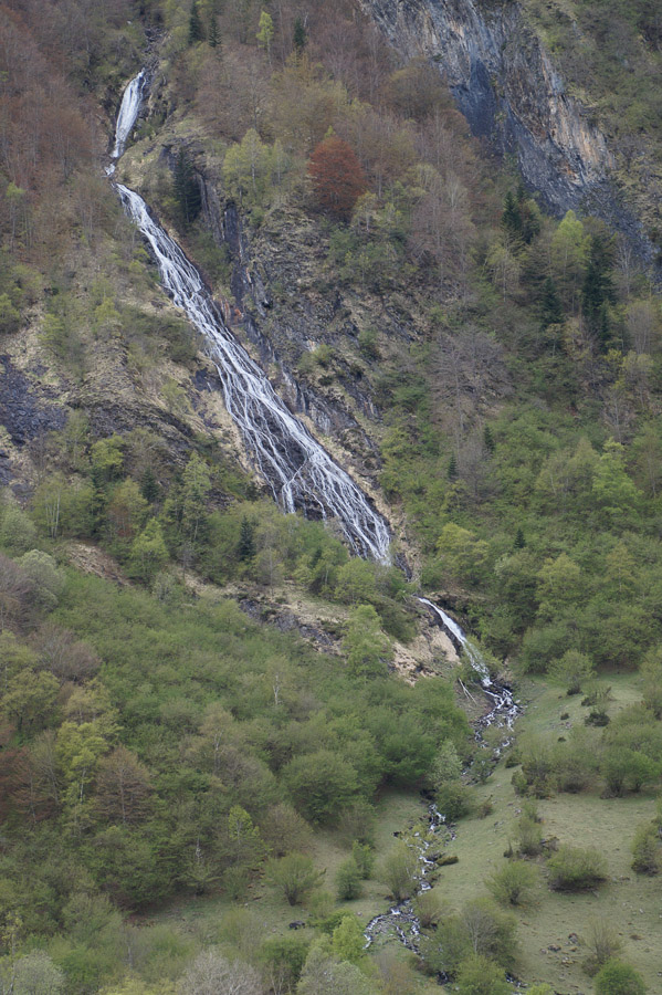 Sentier vers le lac D'Oo